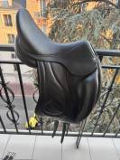 Selle Antar&egrave;s Cadence dressage noire 17 pouces + &eacute;trier