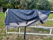 Couverture imperm&eacute;able doubl&eacute;e polaire poney
