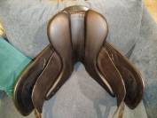 Selle dressage Antares Signature 17 pouces 