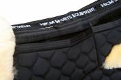 Tapis de selle HKM en mouton véritable