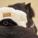 Siège en laine de mouton Barefoot pour RIDE ON