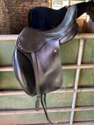 Selle de dressage mondange