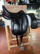 Selle dressage devoucoux 17’5 