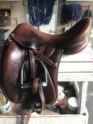 Selle de dressage Devoucoux brune peu utilisée 