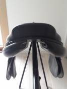 Selle mixte CWD SE 02 noire,17.5 pouces