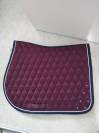 Tapis bordeaux avec strass