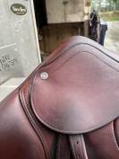 Selle 17 pouces Équipe 2023