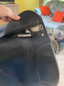Selle de dressage 17 pouce - bon état général