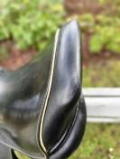 Selle Jump'in One noire 17 pouces à vendre