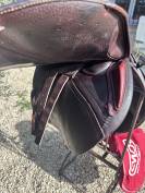 Selle CWD 17 pouces + housse et kit nettoyage 