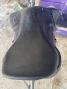 Selle mixte noire 17,5 pouces 