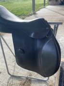 Selle mixte noire 17,5 pouces 