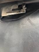 Selle en cuir noir 15"