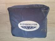 Couverture d'&eacute;curie Weatherbeeta jamais servie