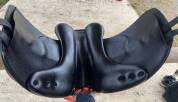 Selle de dressage Équipe modèle Élégance 17"5