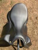 Selle de dressage Aulion 18 pouces neuve