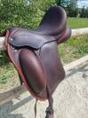 Selle de dressage 17"