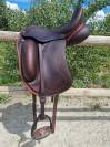 Selle de dressage 17"