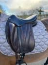 Selle de dressage Butet 17''n siège semi plat