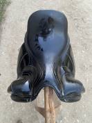 A VENDRE : SELLE DE DRESSAGE ANTARÈS 