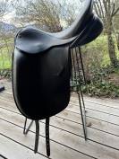 Selle de dressage 17’ 