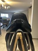 Selle dressage cuir noir Bliss of London