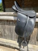 Selle synthétique noir  Wintec dressage 17’