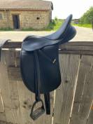 Selle synthétique noir  Wintec dressage 17’