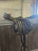 Selle Forestier Boekelo 17" +housse+sangle+étrivières +