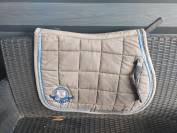 Tapis de selle gris