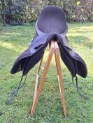 Selle de dressage Thorowgood T4 Cob GP 17 cm
