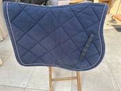 Tapis bleu marine 