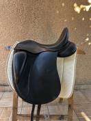 Selle de dressage 