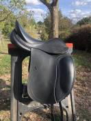 Selle de dressage Tekna 17,5 pouces 