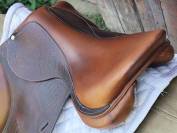 Selle de CSO 17,5" en cuir gravé croco (pièce rare) 