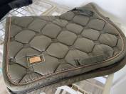 Tapis et bonnet kaki equestrian 