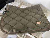 Tapis et bonnet kaki equestrian 