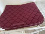 Tapis de selle bordeaux 