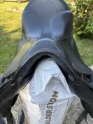 Selle de dressage STUBBEN Genesis 17,5’’ 32 cm