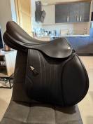 Sella da salto ostacoli Equipe  17.5" - 2018