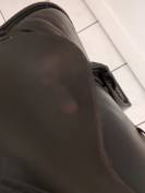 Selle mixte Norton 16,5" cuir noir + étriers réglables