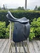 Selle de dressage  Prestige modèle Roma   17 pouces 