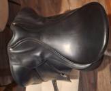 Selle de dressage Bates 17,5