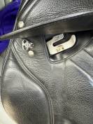 Sella da salto ostacoli Bates  17" - 2019