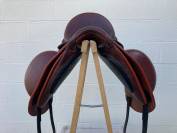 Selle de dressage 16.5