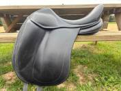 Selle de dressage Childéric - modèle DSC 17,5