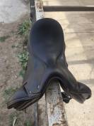 Selle dressage Ikonic hybride ligth 18'