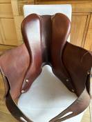 Selle Meyer de 2023. Taille de siège : 17