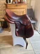 Selle Meyer de 2023. Taille de siège : 17