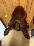 Selle MEYER semi plate taille 17 en parfait état 